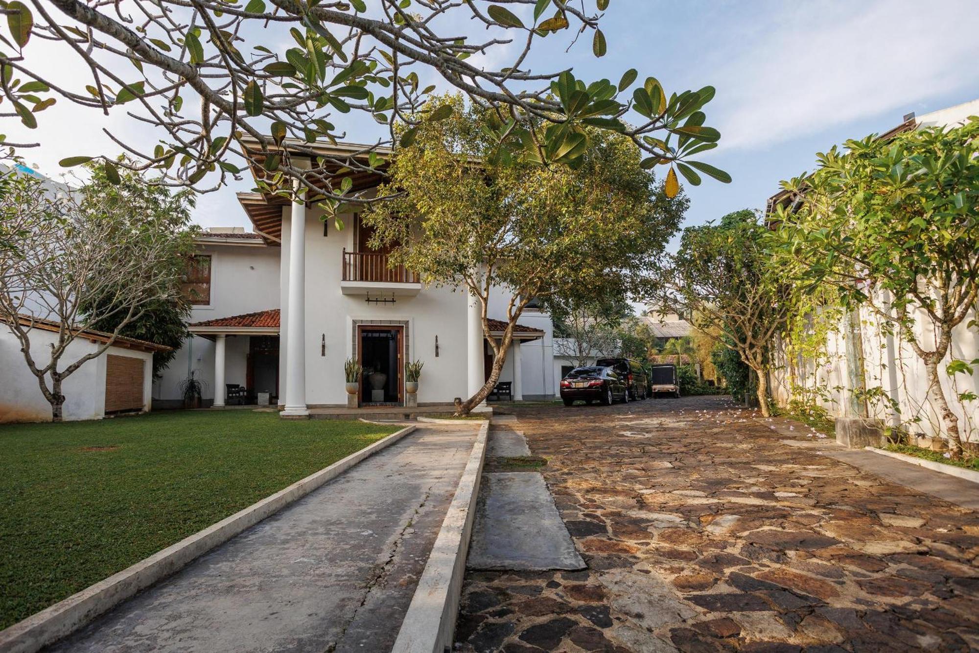 Villa White Queen *